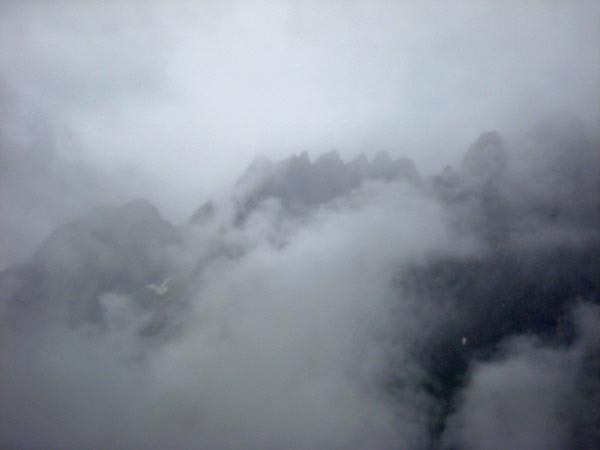 Engelhörner blitzen durch die Wolken