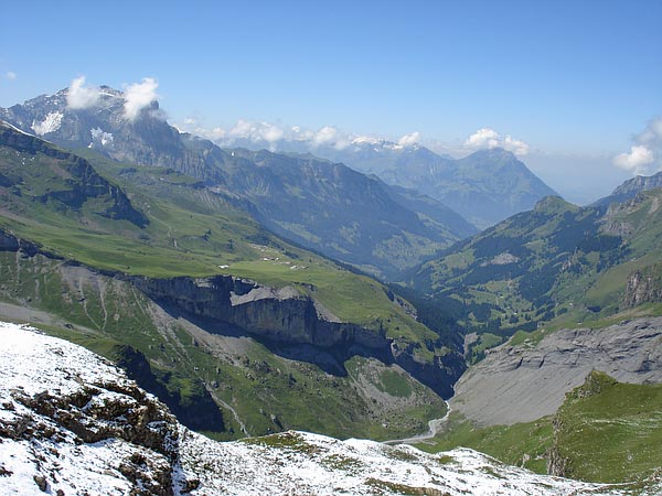 Blick zur Bundalpe mit Ärmighorn