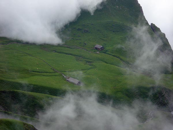 Wolken ziehen ins Ärteletal