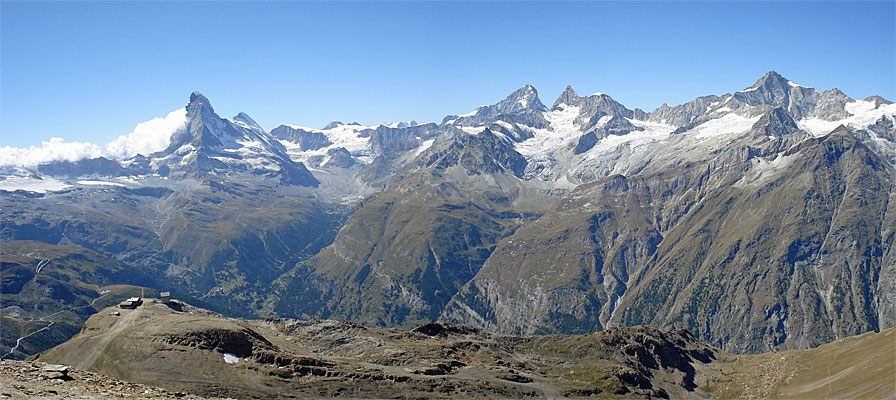 Blick vom Oberrothorn zu Matterhorn, Dent Blanche, Ober Gabelhorn und Zinalrothorn