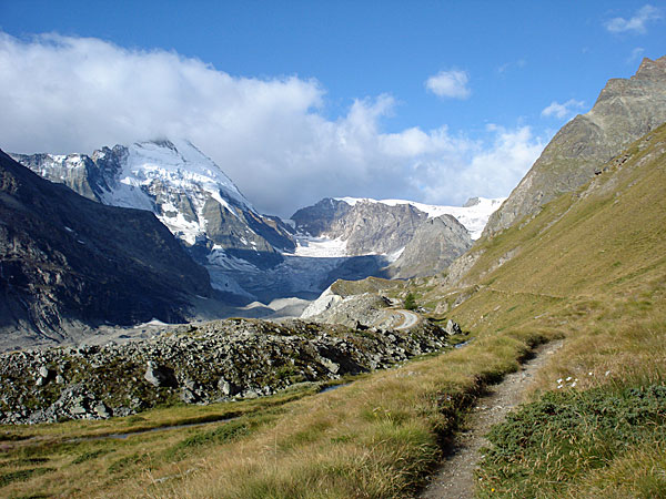 Auf der Gletschermoräne des Zmuttgletschers