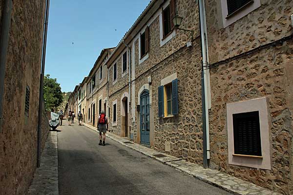 In der Carrer de Mateu Font, Esporles