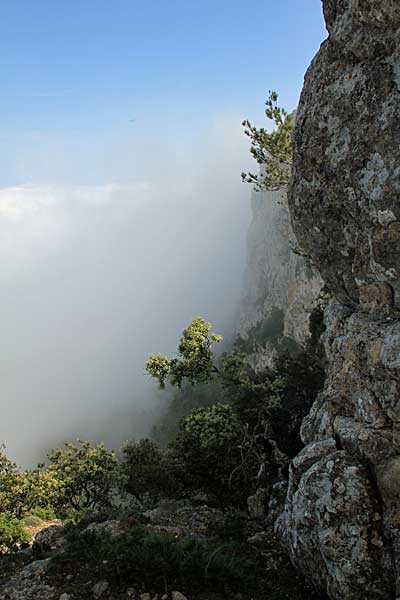 Wolken ziehen am Puig Caragolí auf