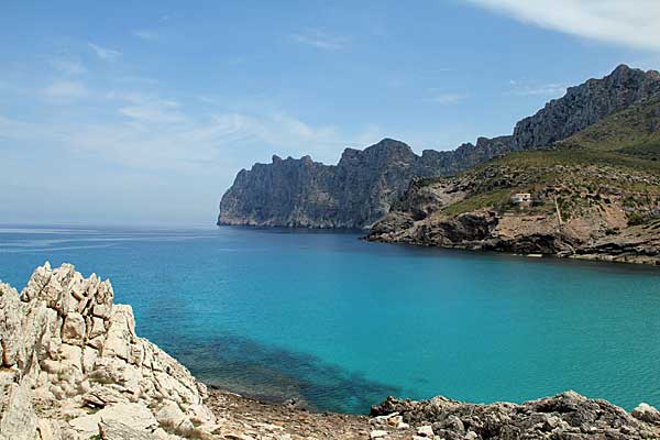 Steilküste  östlich von Cala de Sant Vicenç