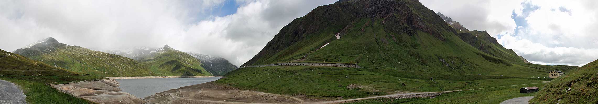 Lai da Sontga Maria und Hospezi Sontga Maria am Lukmanierpass