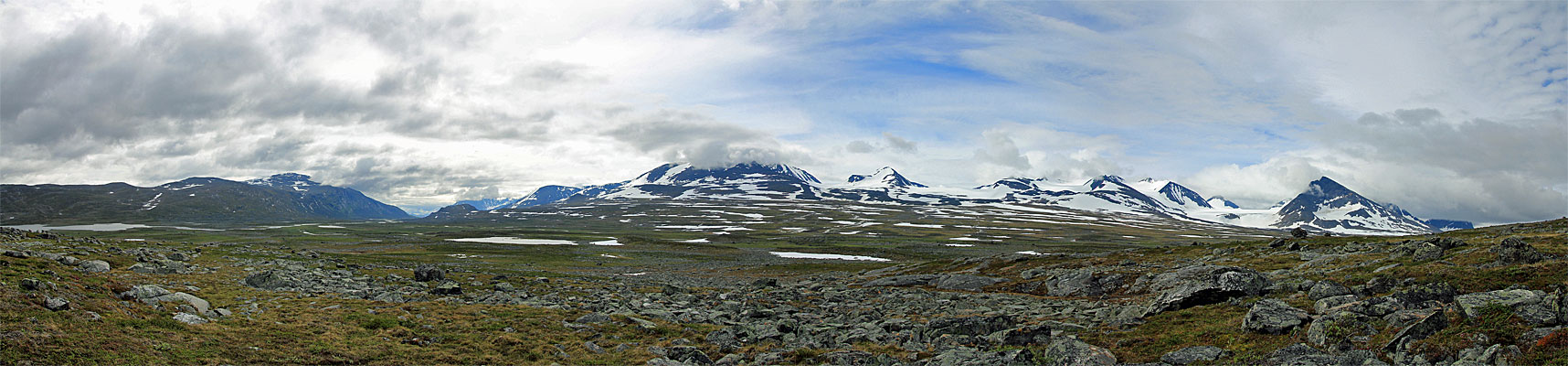 Blick zum Sarek-Massiv