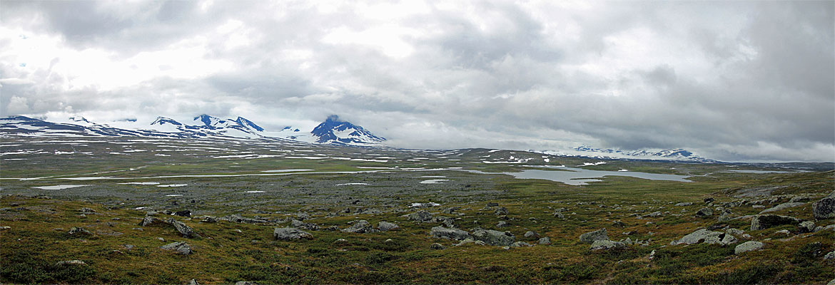 Guhkesvágge mit Oarjep Tjievrajávrre und Sarek-Massiv