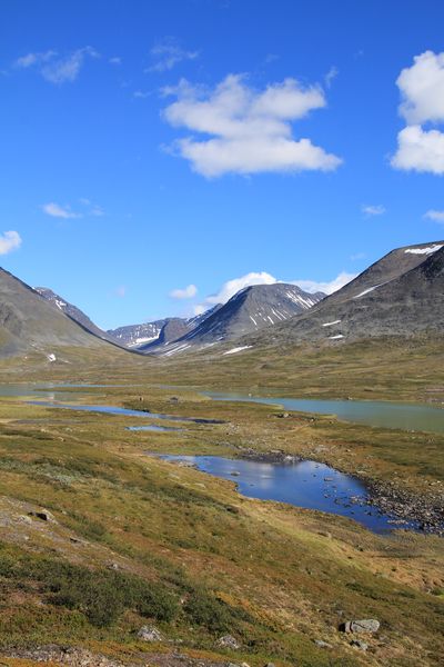 Blick über den Bielajávrátja ins Basstavágge