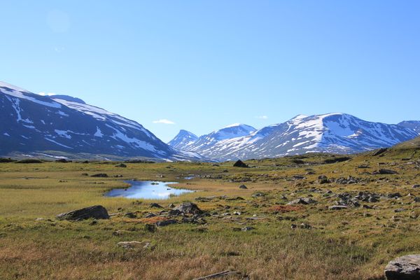 Blick zum Ruohtes-Massiv