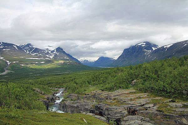 Blick ins Rapadalen vom Lulep Vássjájågåsj