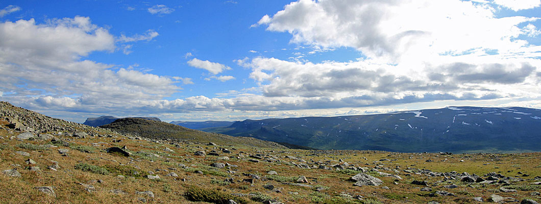 Blick zum Vájggántjåhkkå