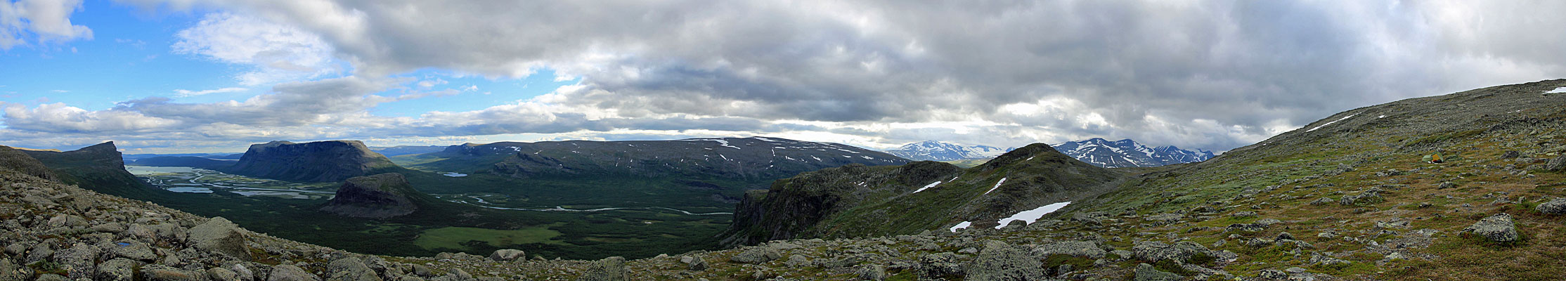 Blick ins untere Rapadalen und Laitaure-Delta