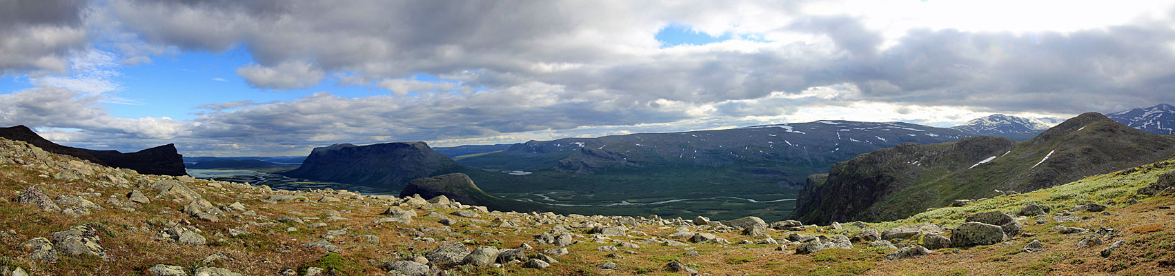 Blick ins untere Rapadalen und Laitaure-Delta