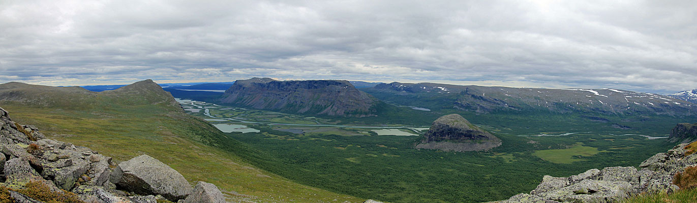 Panorama von südlich des Gierdogiesjtjåhkkå