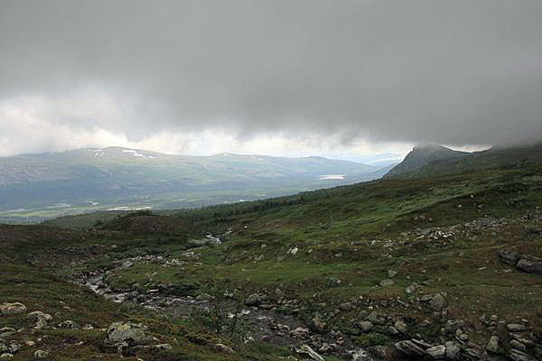 Tiefe Wolken über dem Huomnásj