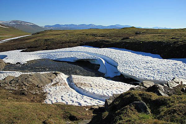 Schneefeld am Pårka-Pass