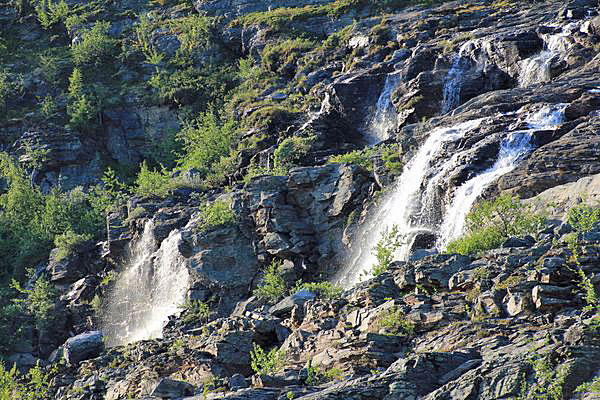 Wasserfall am Nord-Ufer des Teusajaure