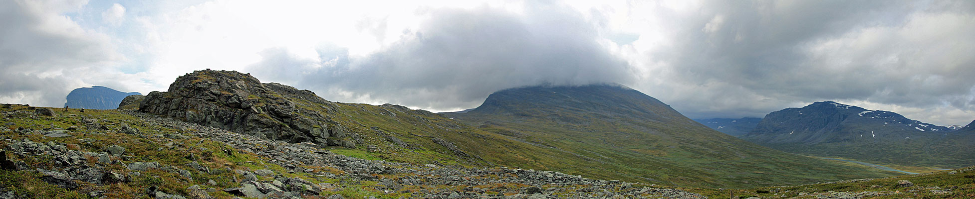 Blick zum Stuor-Jiertá und hinab ins Tjäktjavagge