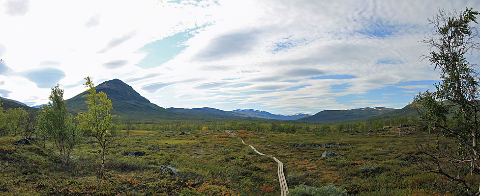 Kungsleden mit Blick ins Tal des Kamajåkka