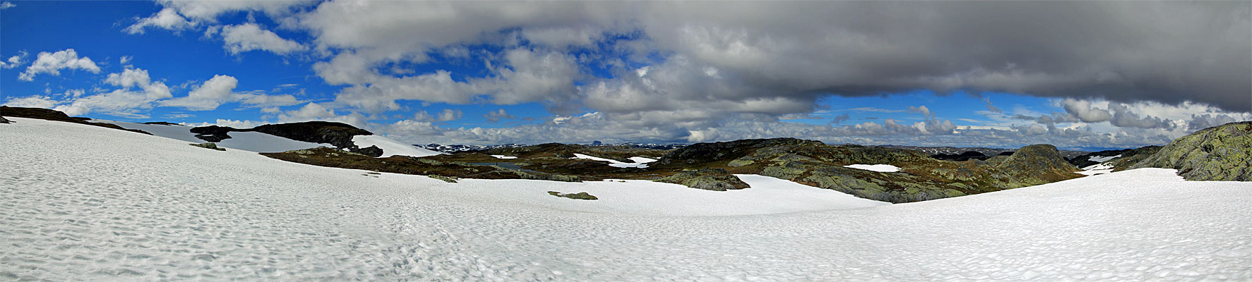 Tiefe Regenwolken