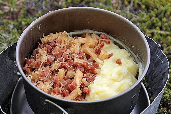 Kartoffelpuree mit Sauerkraut und Kassler