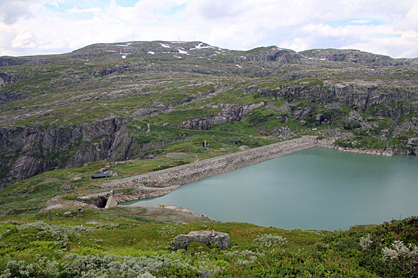 Staumauer des Rembesdalsvatnet