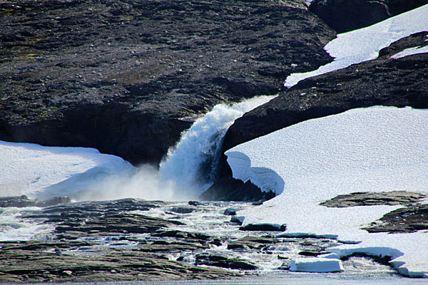 Gletscherfluss in den Ramnabergvatnet