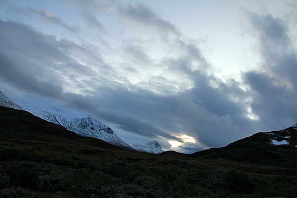 Abendstimmung am Kåtotjåkkå-Massiv