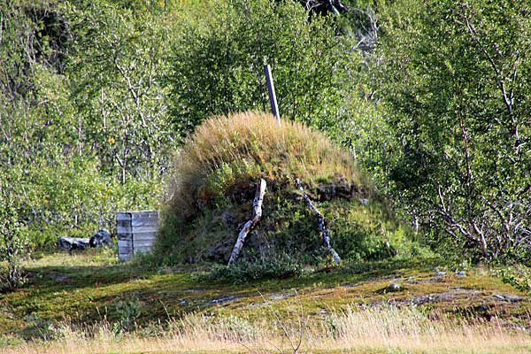 Kåta am Vierrojohka