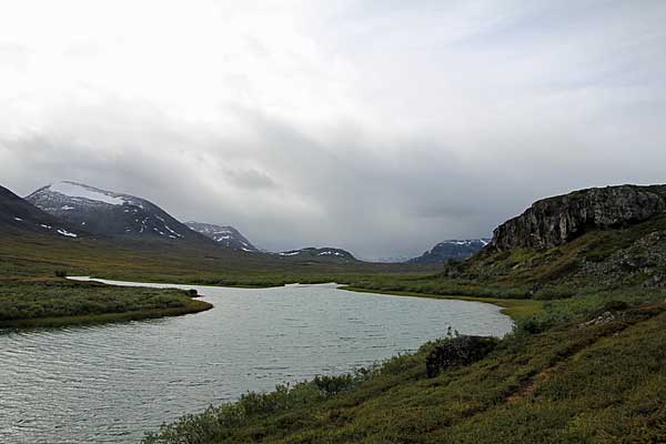 Regenwolken ziehen am Aliseatnu auf