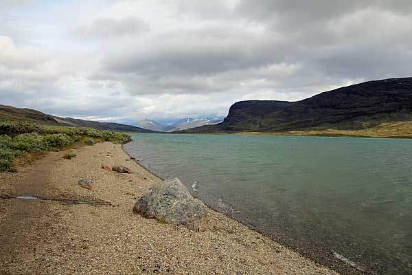 Kiesstrand am Alisjávri