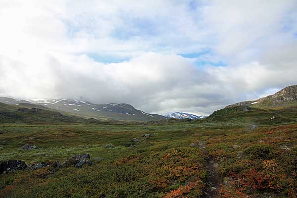 Blick nach Westen kurz hinter der Furt am Ruovssokjohka