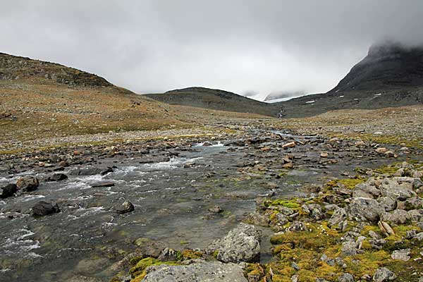 Furt eines Nebenfluss des Bálgatjåhkå