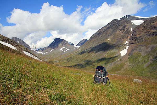 Sarvesvágge mit Niejdariehppe, Rijddajiegŋa und Rijddatjåhkkå