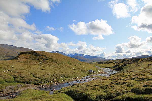 Fluss östlich des Nuortap Rissávárre