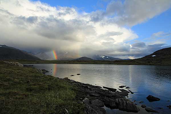 Regenbogen über dem Sarvesvágge