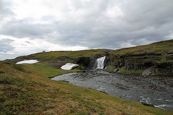 Furt des Rissájåhkå unterhalb des Wasserfalls