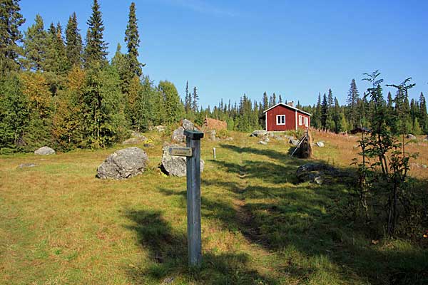 Kvikkjokk lag ursprünglich auf der Westseite des Gamájåhkå