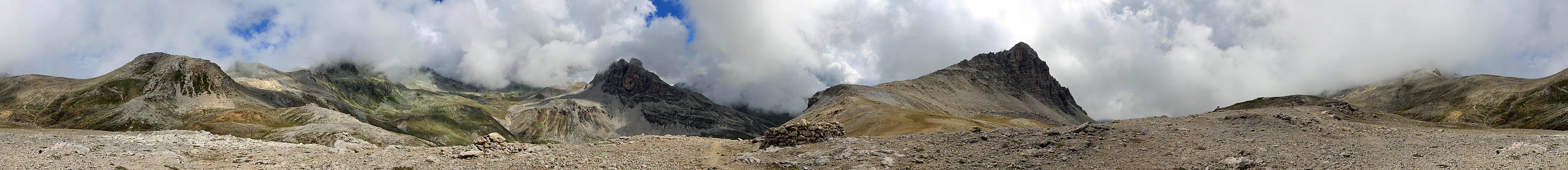 Panorama vom Plateau unterhalb der Fuorcla digl Leget