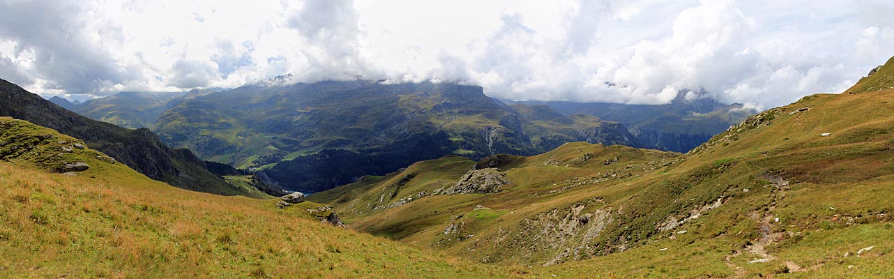 Blick hinab zum Lai da Marmorera