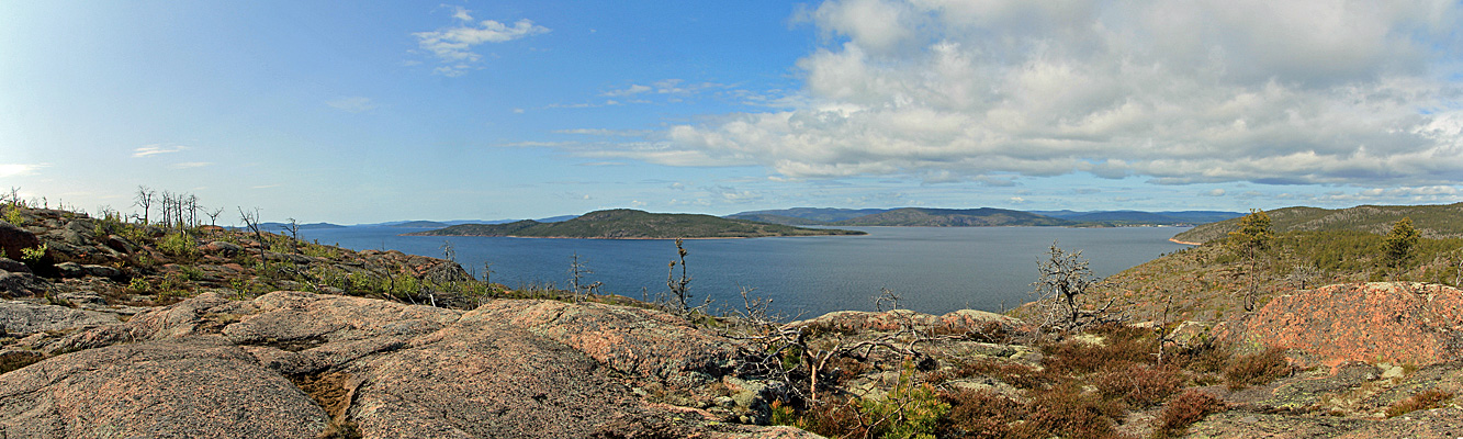 Insel Älgön von der Balesudden-Halbinsel