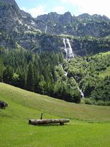 Wasserfall oberhalb der Alp Rezliberg