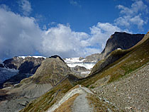 Blick über die Gletschermoräne des Zmuttgletschers