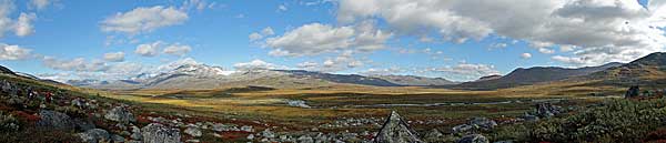 Storsteinsfjellett und das Tal des Čunojohka