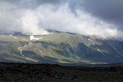 Blick zum Skanátjåhkkå