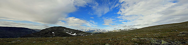 Gipfel des Skierffe vom Slieŋgetjåhkkå aus gesehen