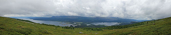 Panorama über Tjaktjajaure und Rittak