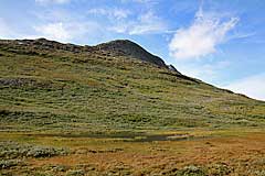 Kleiner See unterhalb des Šiellačohkka