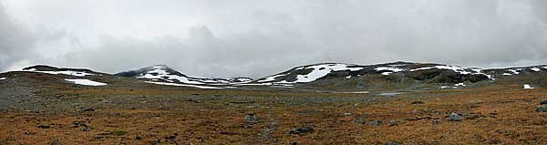 Aufstieg zum Pass zwischen Gárddečohkka und Čoalmmeoaivi