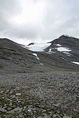 Gálmme und Gletscher am Skájdetjåhkkå